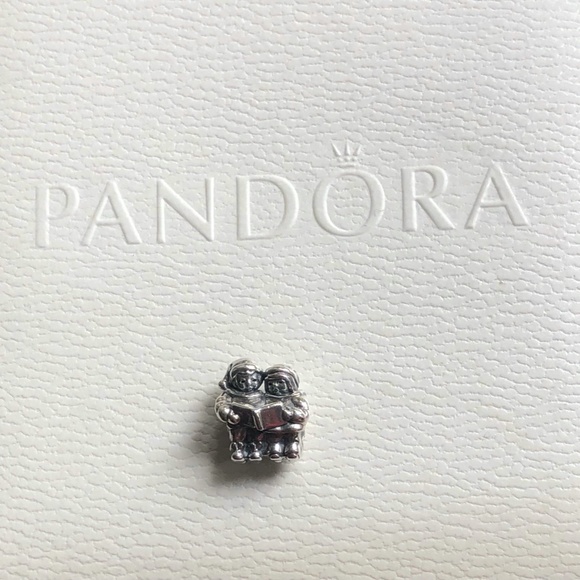 Authentic Pandora Christmas Carolers Charm - Picture 2 of 4